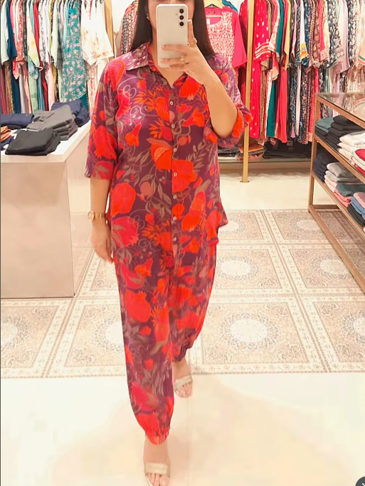 Vibrant Muslin Floral Co-ord Set with Hip-Covered Silhouette and Collar Detailing