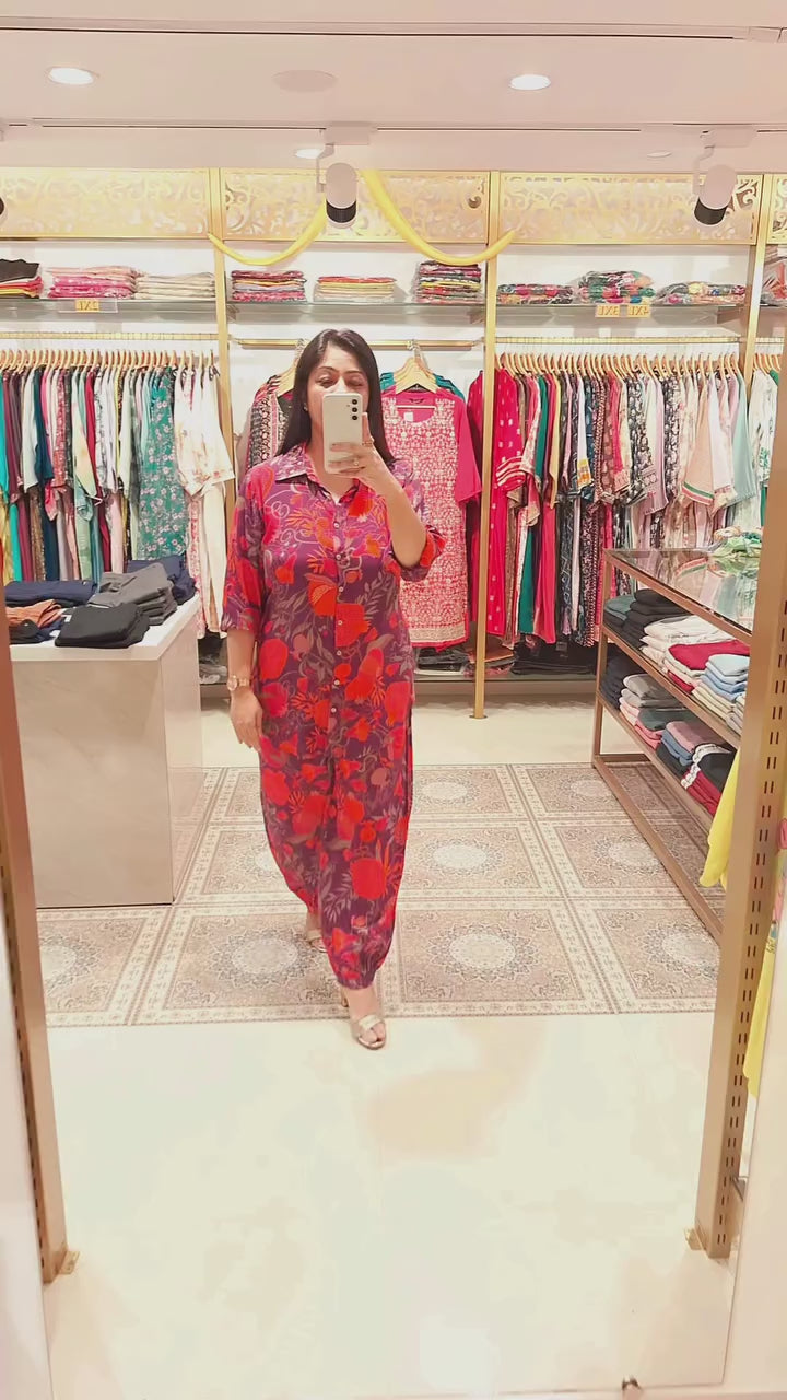 Vibrant Muslin Floral Co-ord Set with Hip-Covered Silhouette and Collar Detailing